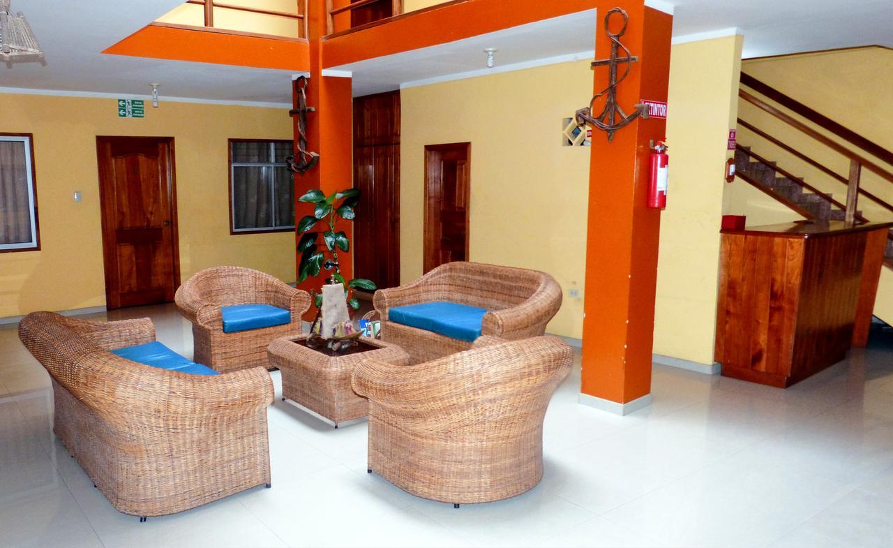 Hostal Leon Dormido Puerto Baquerizo Moreno Exterior photo